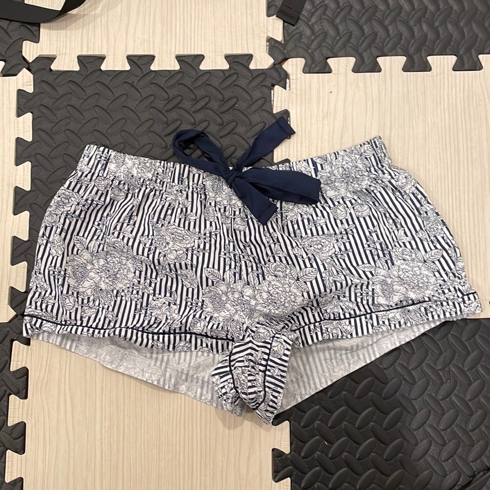 Love to Lounge Shorts blue and white flower and stripes pajama shorts size s